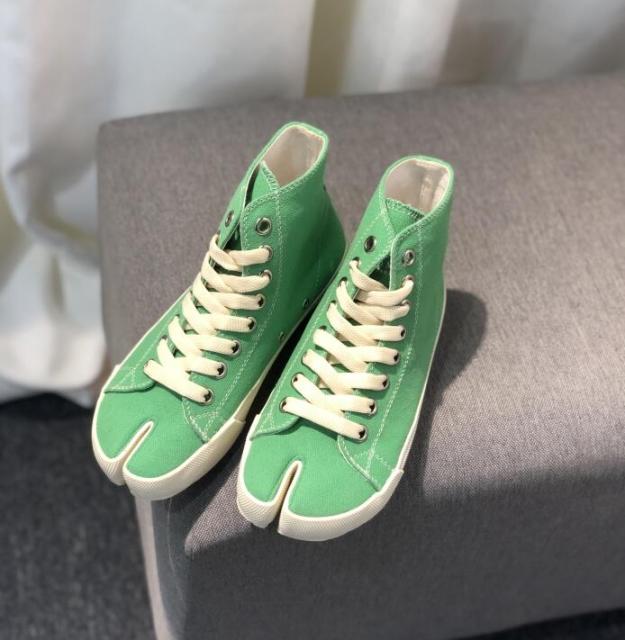 Split Toe Shoes Female Retro Canvas Flat