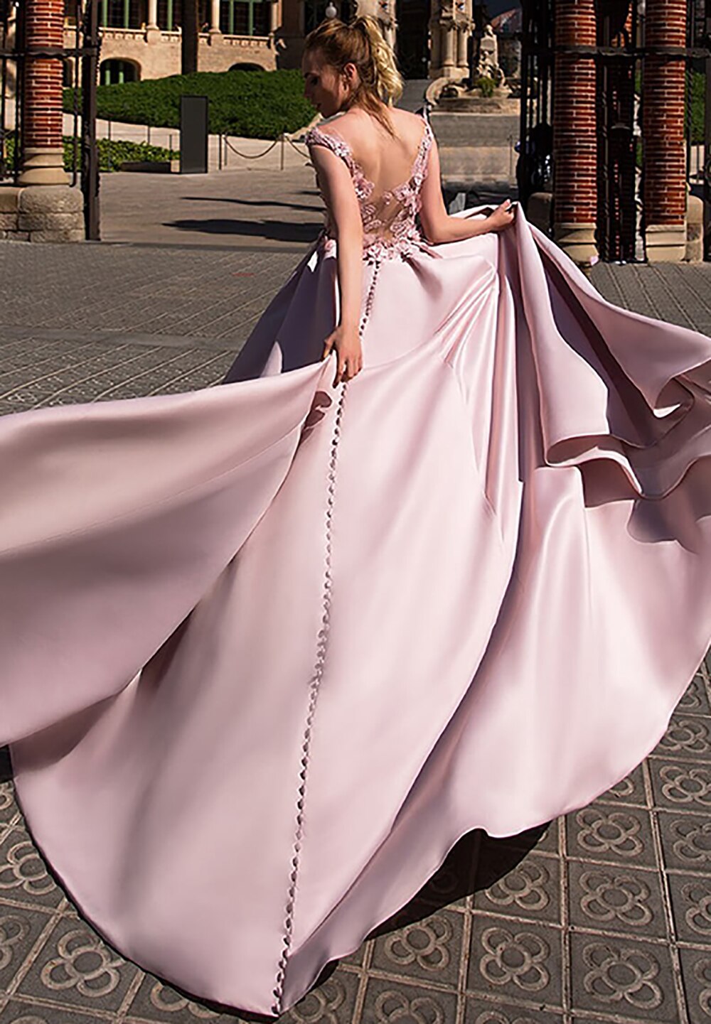 V-Neck Satin Ball Gown Prom Dress Robe