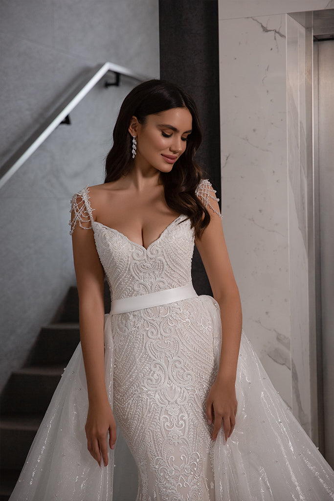 Embroidered Wedding Dresses with Detachable Train Crystal Sweep rain